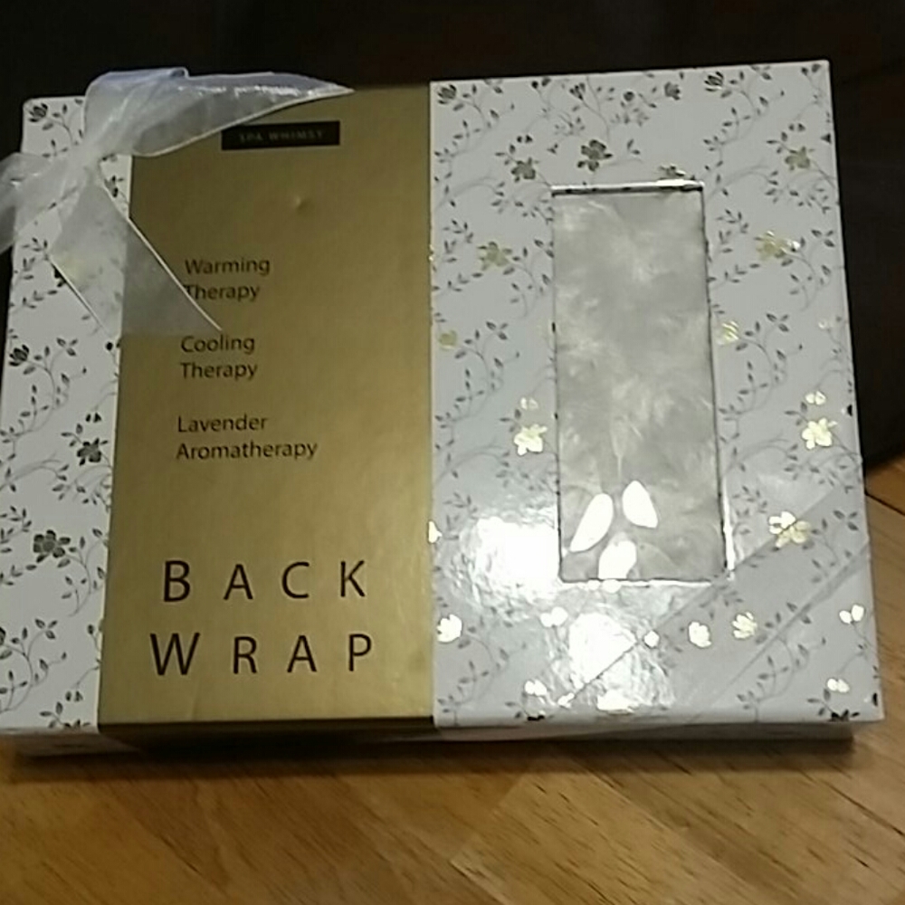NWT  SPA WHIMSY  BACK WRAP